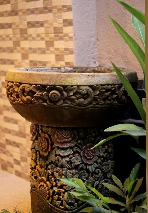 Sari House Ubud - Balinese Style Homestay