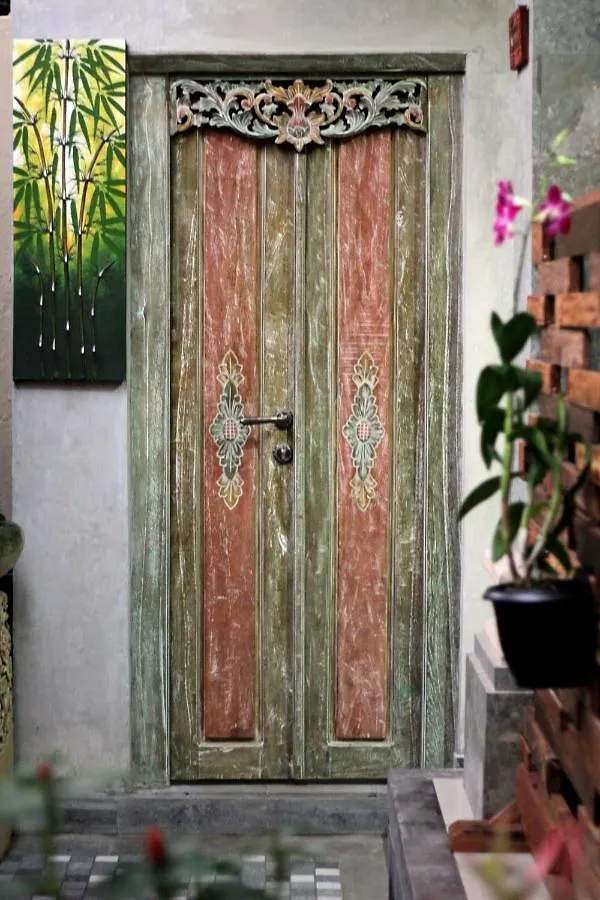 Sari House Ubud - Balinese Style Homestay Indonesia