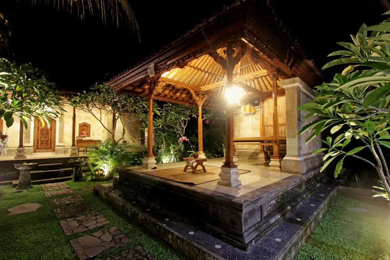 Sari House Ubud - Balinese Style Homestay  Ubud (Bali)