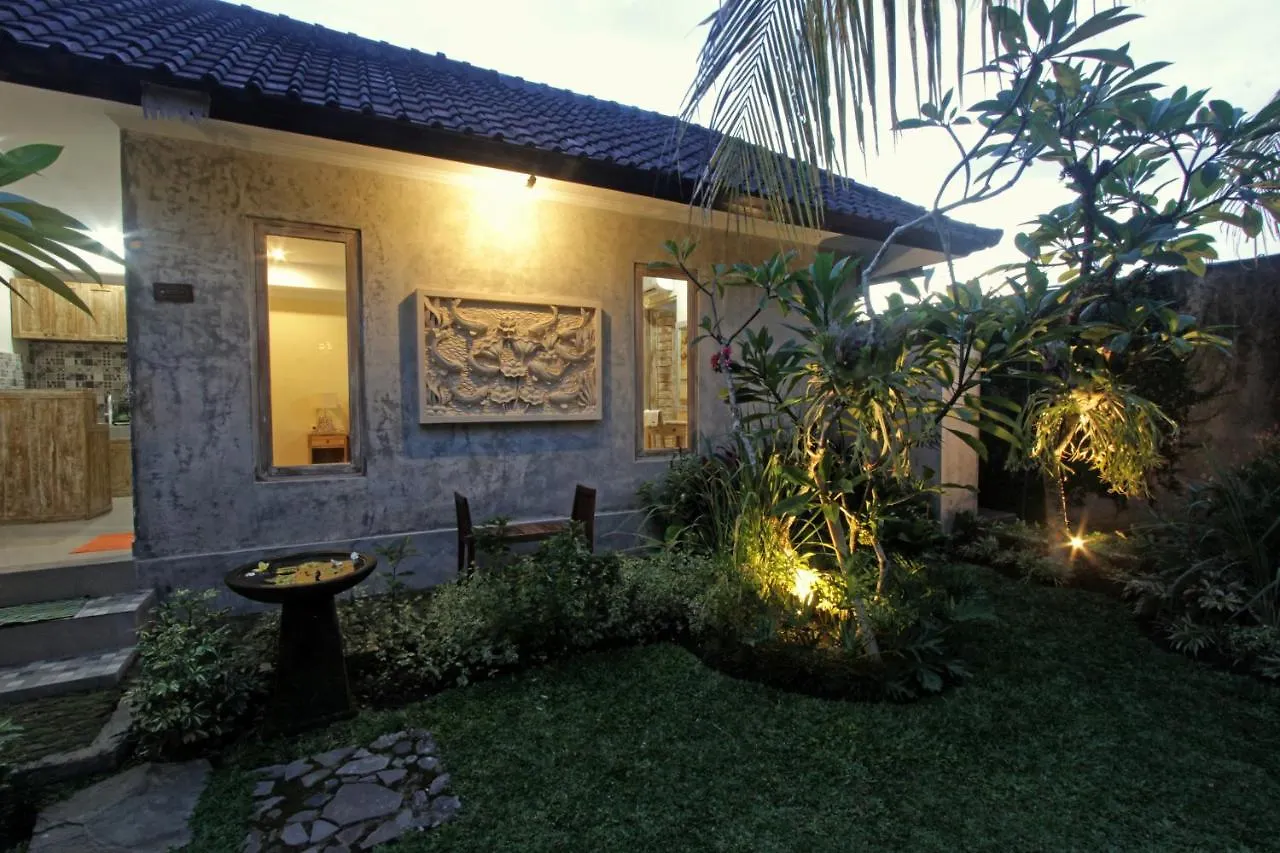Sari House Ubud - Balinese Style Homestay