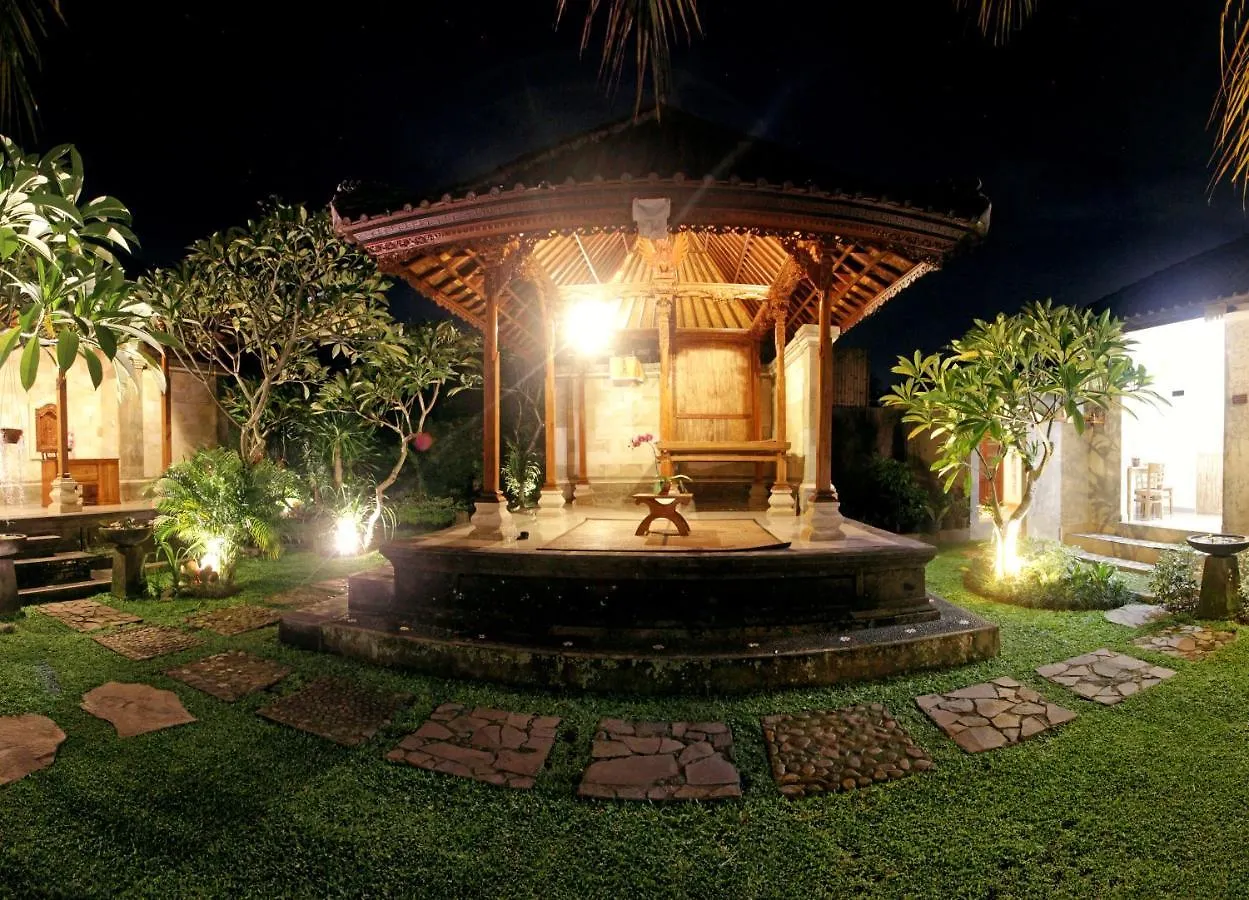 Sari House Ubud - Balinese Style Homestay  우붓