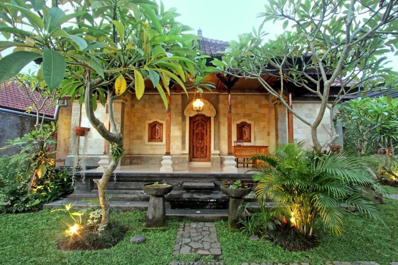 Sari House Ubud - Balinese Style Homestay